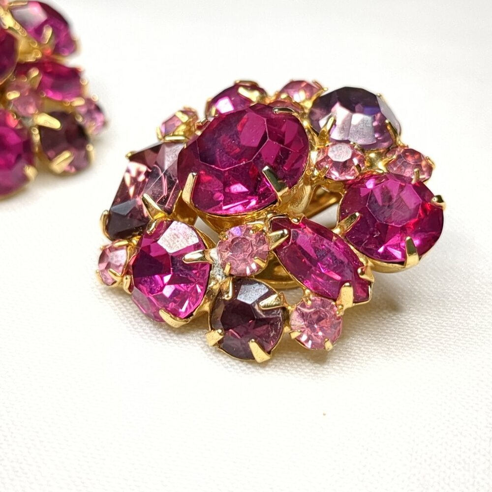 Weisss Pink Rhinestone Earrings Clip Ons